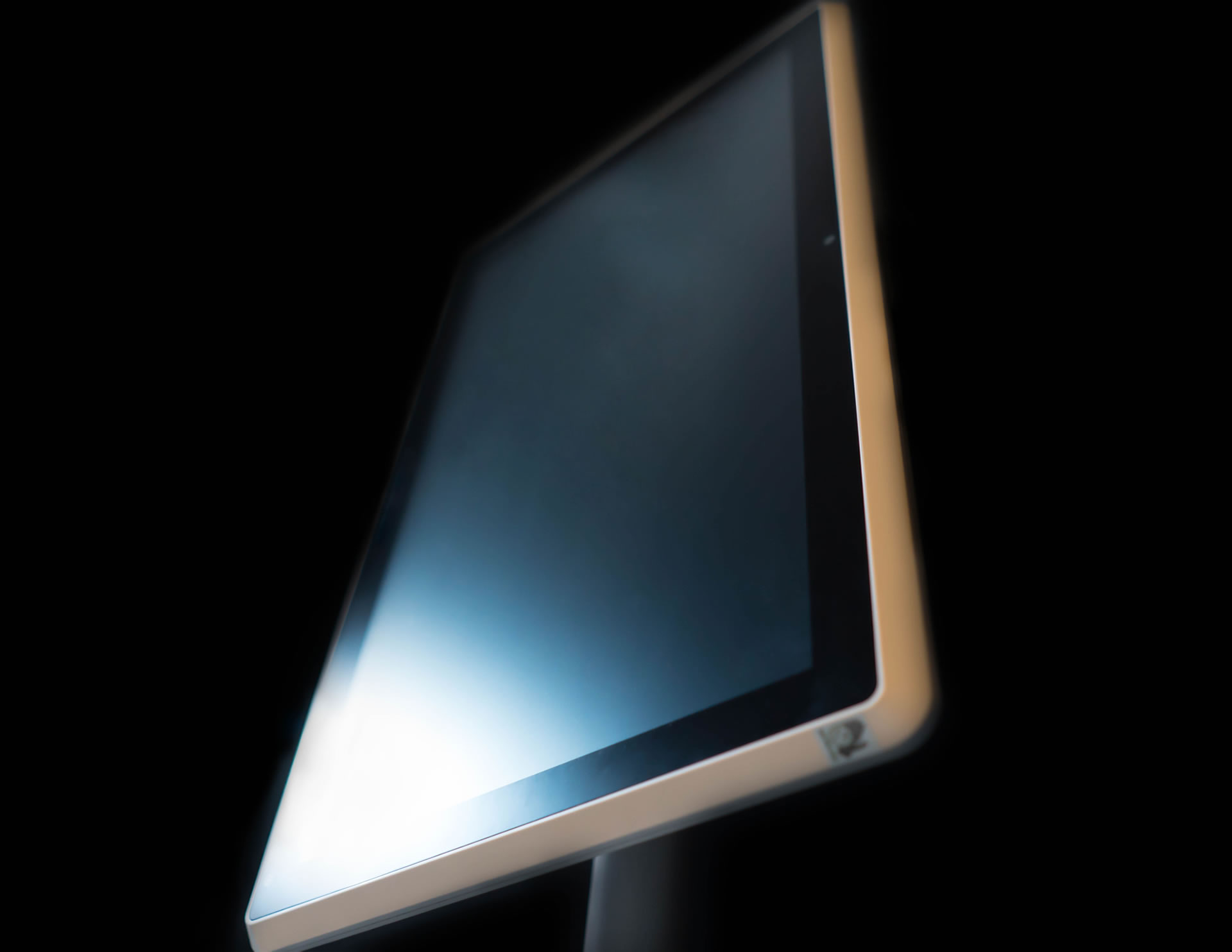 bottom-up-image_blank-screen